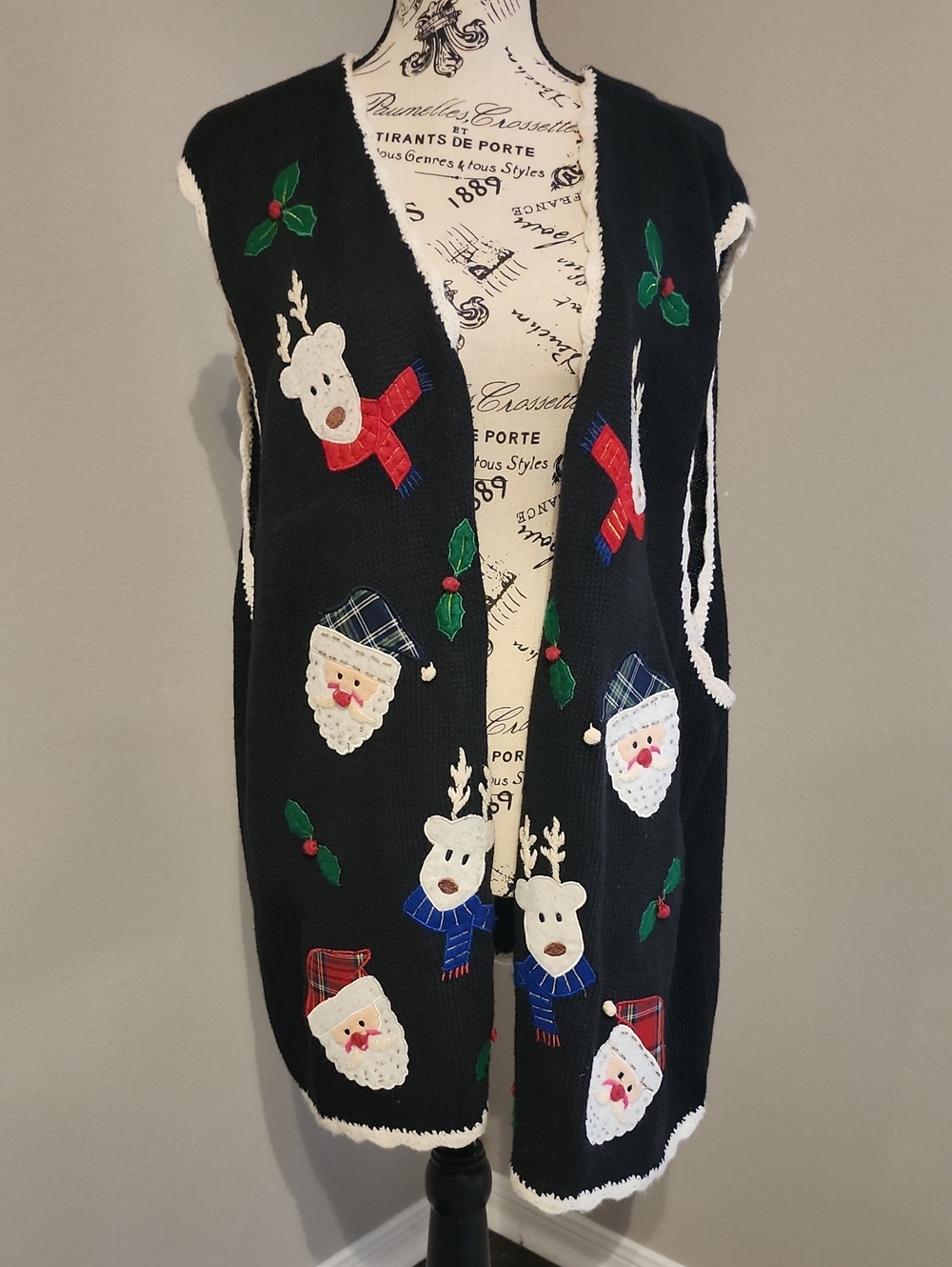 Bobbie Brooks Christmas Women's  Sweater w/ Embroidered Detail Plus Size 26W/28W